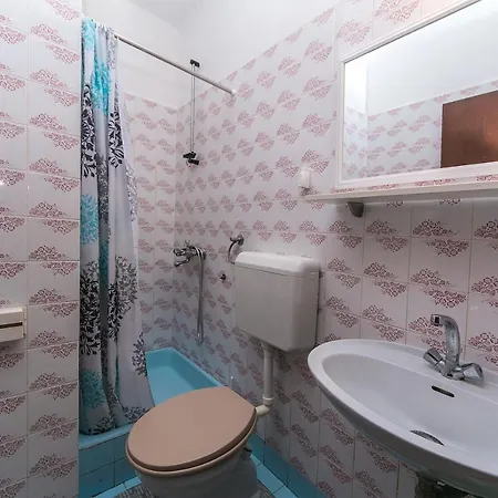 Triple 16006c Gradac (Split-Dalmatia)